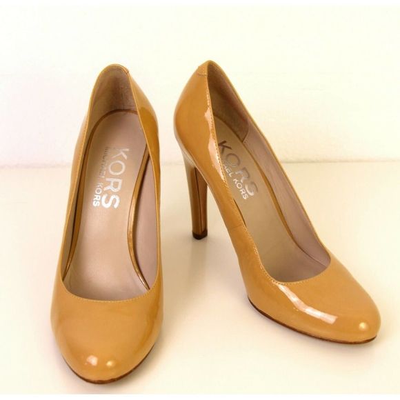 Michael Kors Tan Heels - Picture 2 of 12